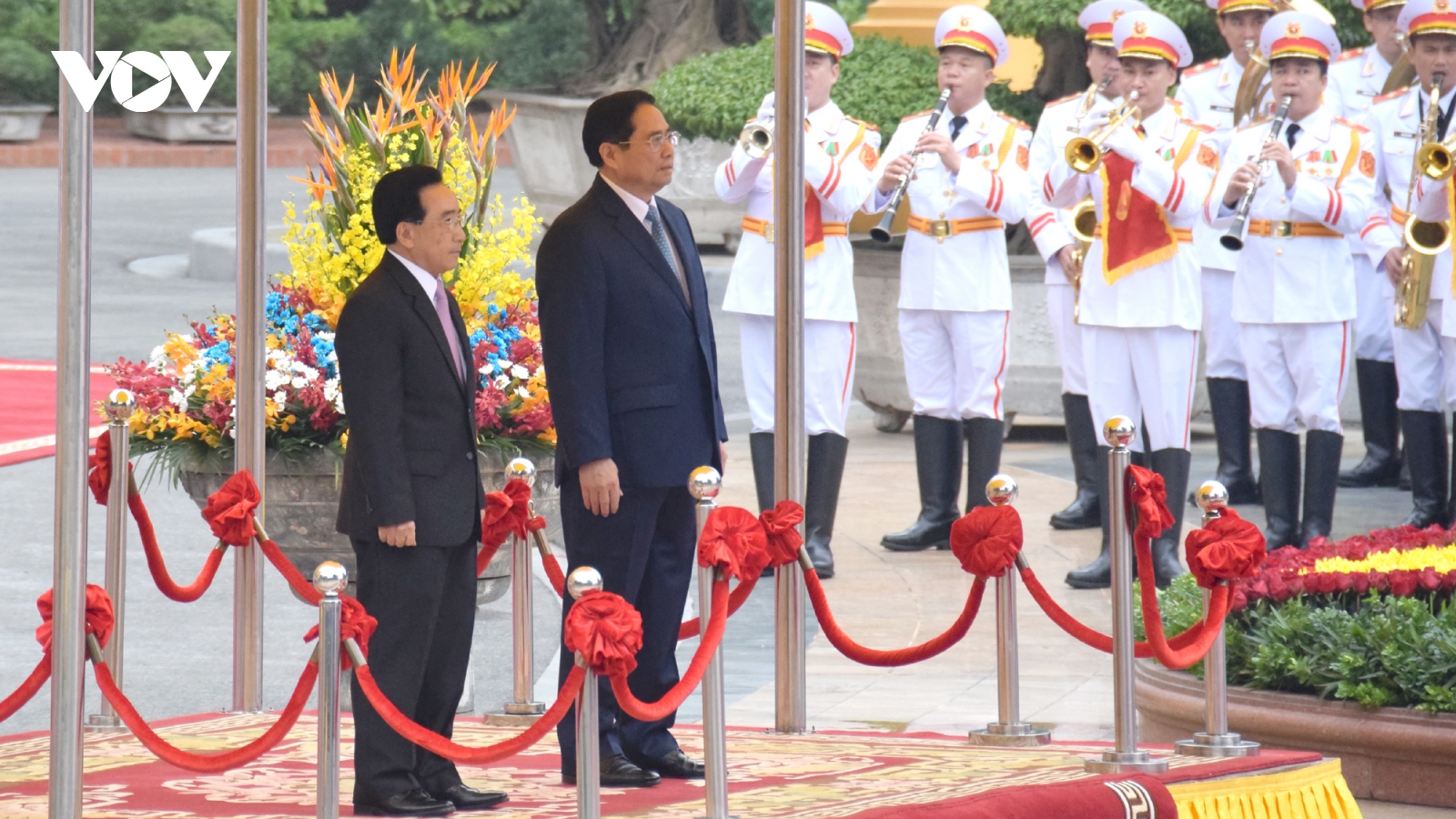 Thủ tướng Phạm Minh Chính chủ trì lễ đón chính thức Thủ tướng Lào